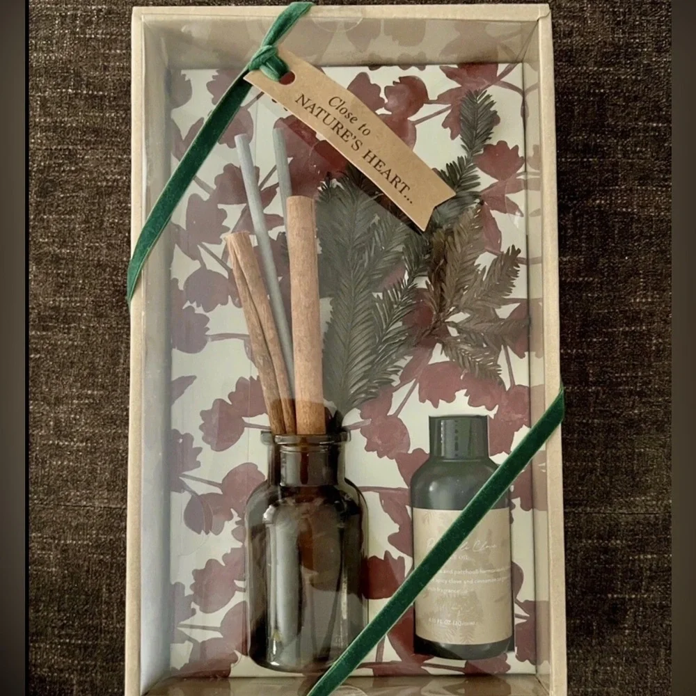 New Anthropologie Holiday Scented Oil Reed Diffuser Patchouli Clove Gift Set